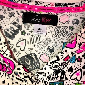 KOI Lite XL Scrub Top. Pre-Owned, looks brand new!  Smoke Free Home!